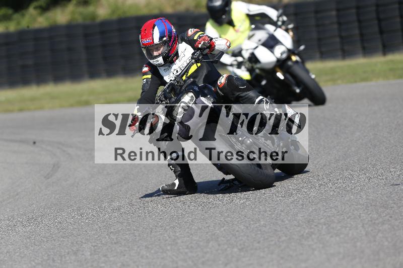 Archiv-2025/49 26.08.2025 Cornu Master School ADR/blau-bleu/0-1